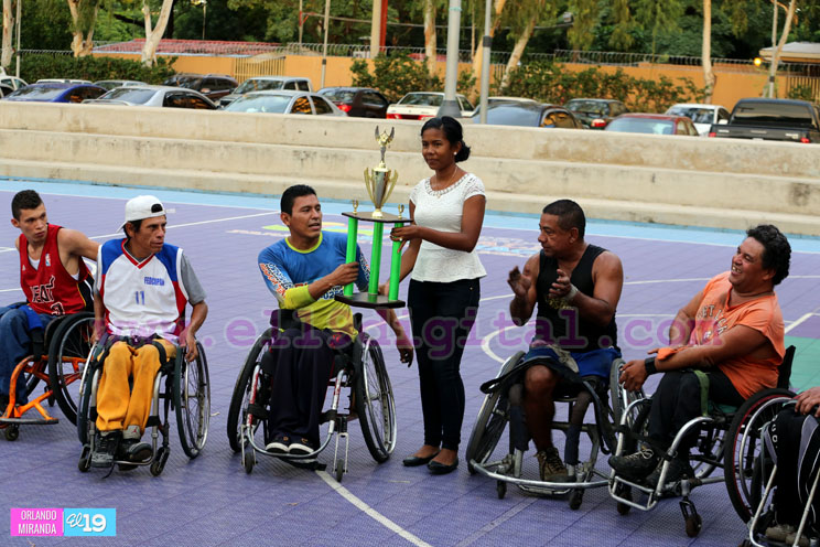 El deporte no conoce limitaciones en el Parque Luis Alfonso Velásquez