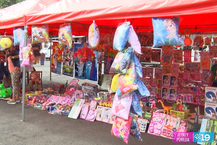 Mercados capitalinos celebran ferias navideñas