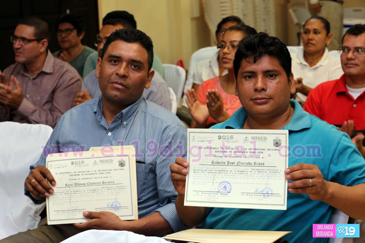 Mined certifica a docentes y estudiantes que aprobaron cursos en línea