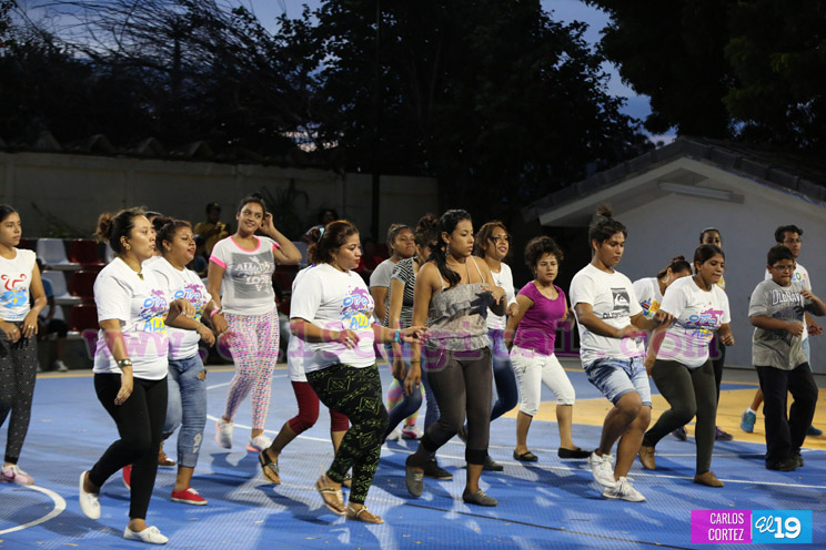 Noches de Zumba y Aeróbicos en el Parque Japonés