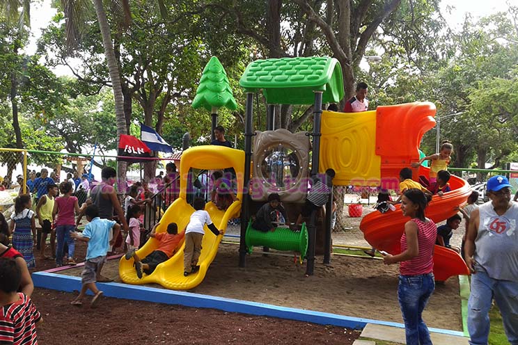 Intur inaugura área de juegos infantiles en Centro Turístico de Granada