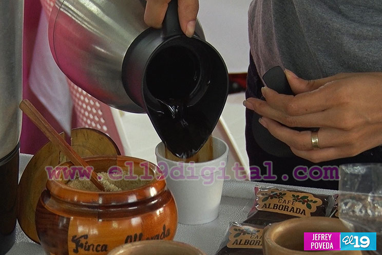 El café, poderoso energizante que podés llevar en el cuello