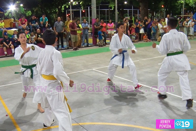 Ambiente festivo en parques de Managua celebrando los Tiempos de Victorias