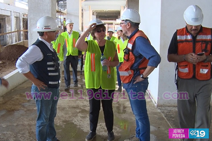 Visitan construcción del Hospital Occidental para evaluar impacto social