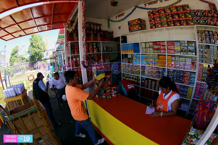Comisión Interinstitucional inspecciona puestos autorizados para la venta de pólvora