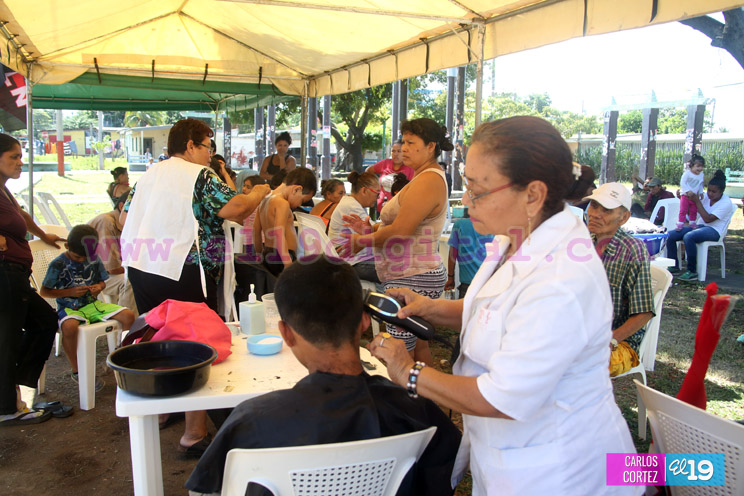 Familias del bario Santo Domingo se embellecen  