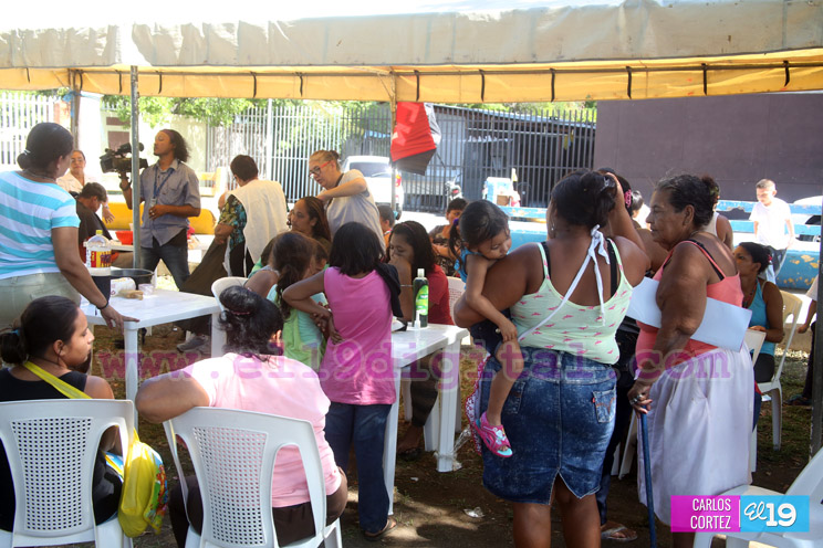 Familias del bario Santo Domingo se embellecen  