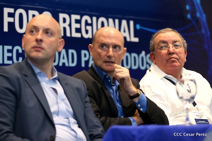 Presidente Daniel clausura V Foro Regional "Conectividad para Todos" del CEABAD