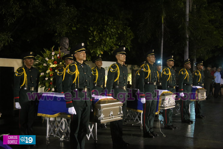Ejercito rinde homenaje póstumo a cadetes fallecidos en cumplimiento del deber