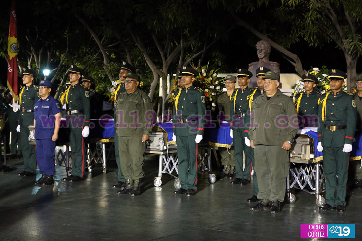 Ejercito rinde homenaje póstumo a cadetes fallecidos en cumplimiento del deber