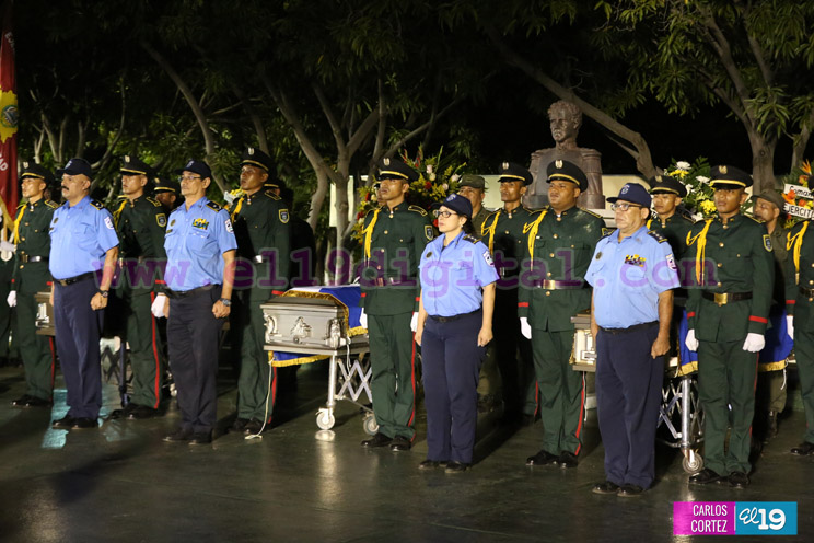 Ejercito rinde homenaje póstumo a cadetes fallecidos en cumplimiento del deber