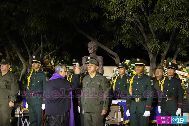 Ejercito rinde homenaje póstumo a cadetes fallecidos en cumplimiento del deber