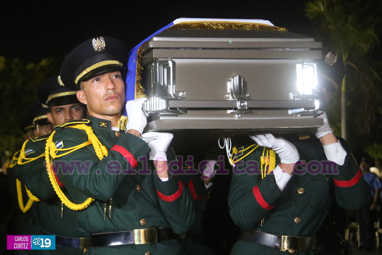 Ejercito rinde homenaje póstumo a cadetes fallecidos en cumplimiento del deber