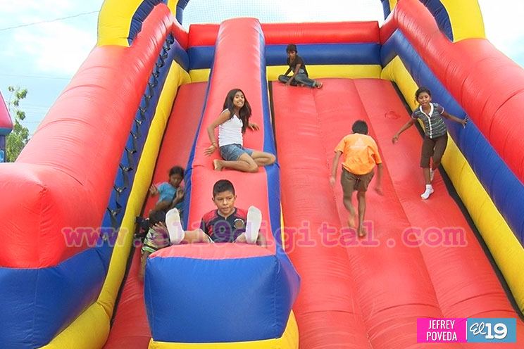 Niños comienzan a disfrutar sus vacaciones en parques de Managua