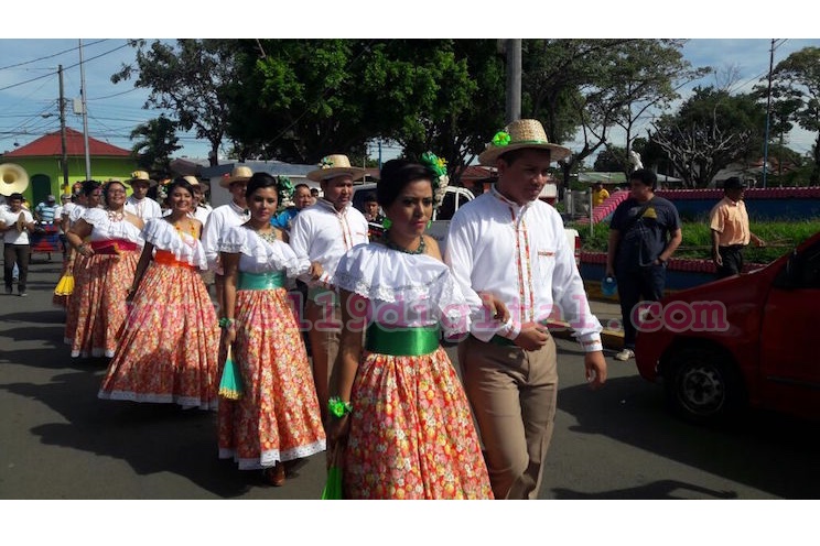 Masaya amanece inundada de sus tradicionales bailes folklóricos 