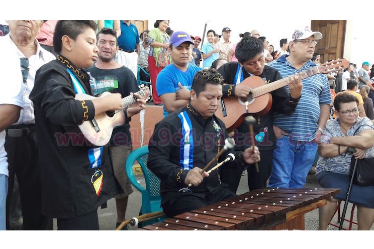 Masaya amanece inundada de sus tradicionales bailes folklóricos 
