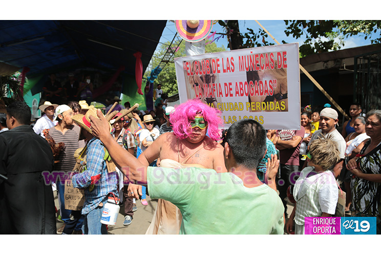 Torovenado El Malinche celebra 73 años con mucha sátira y picardía