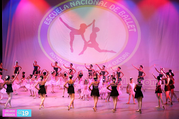 Escuela Nacional de Ballet celebra su V Graduación