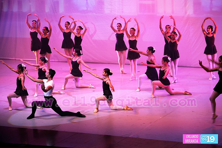 Escuela Nacional de Ballet celebra su V Graduación