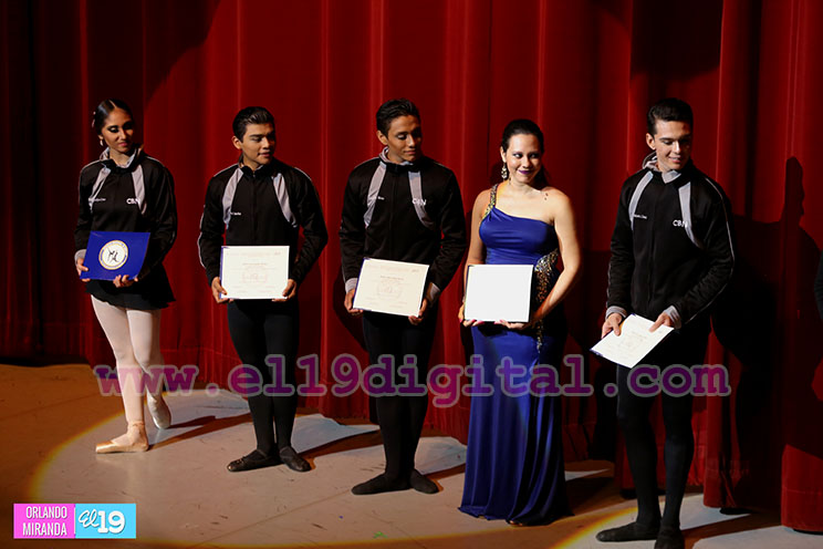 Escuela Nacional de Ballet celebra su V Graduación