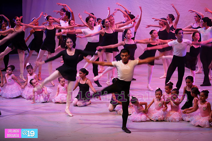 Escuela Nacional de Ballet celebra su V Graduación