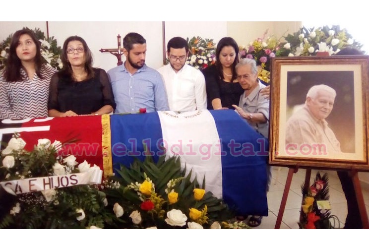 Entregan Orden Municipal "Ciudad de Managua" a familiares de Roberto Sánchez Ramírez