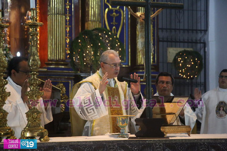 Celebran 25 años de vida sacerdotal de Monseñor Rodrigo Urbina, párroco de la Basílica de El Viejo