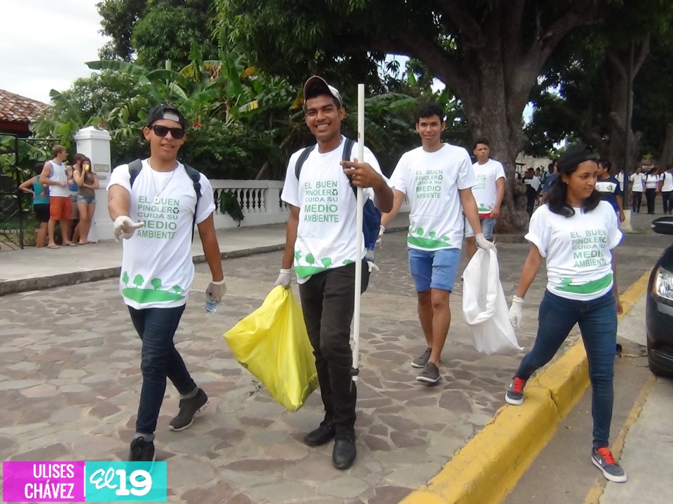 Juventud granadina y empresarios turísticos se unen en Amor a la Madre Naturaleza