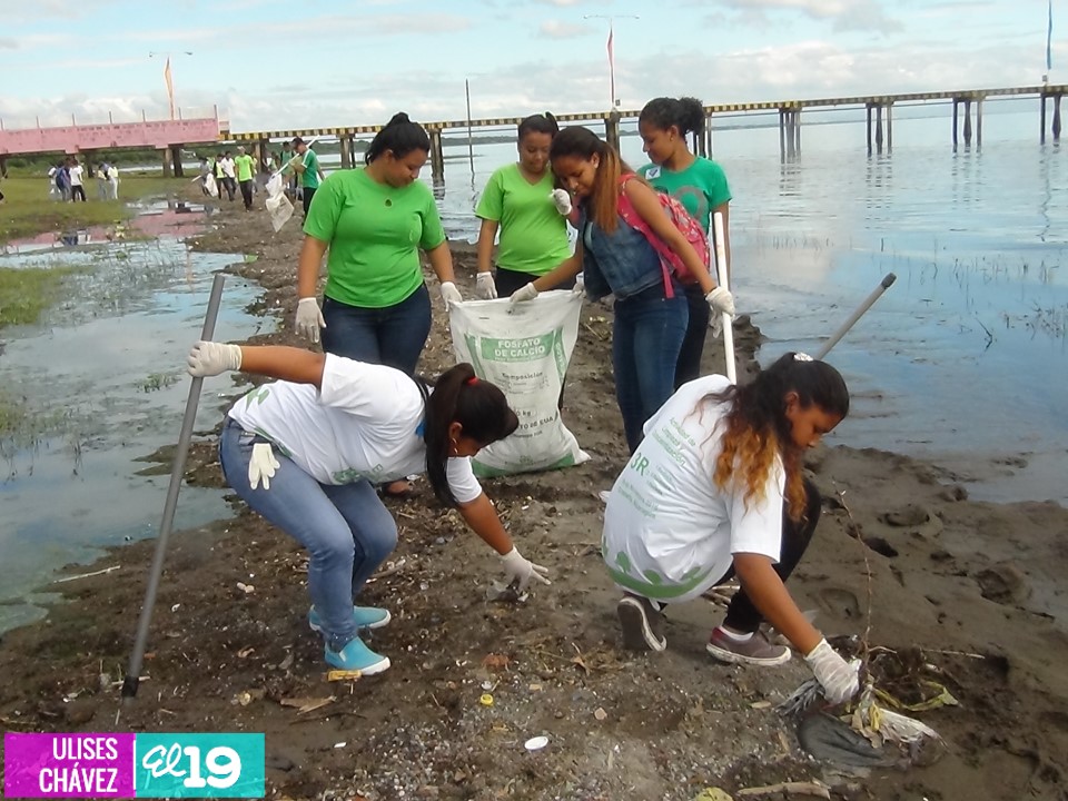 Juventud granadina y empresarios turísticos se unen en Amor a la Madre Naturaleza