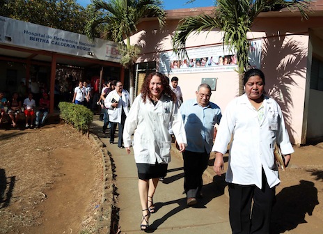 Especialistas cubanos finalizan visitas a centros hospitalarios de todo el país