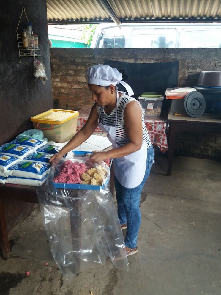 Familia Rivense prepara las Mejores Cajetas