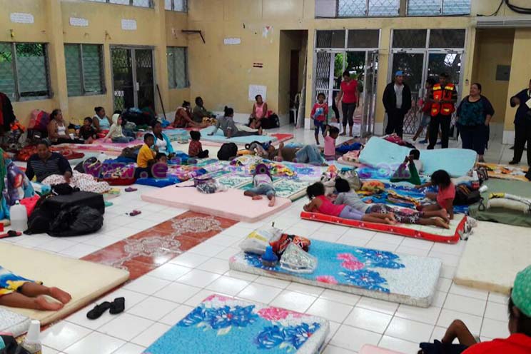 Familias de El Bluff bien protegidas en albergue de La Normal 8 de Octubre 