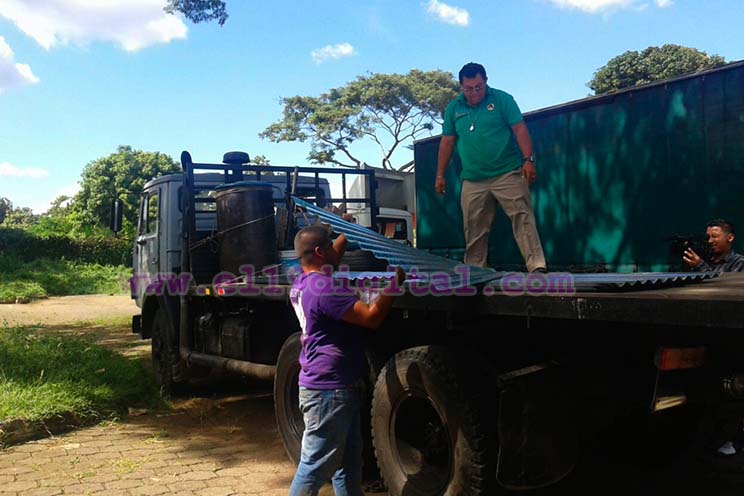 Gobierno envía planes techos a familias afectadas por paso de huracán Otto en Río San Juan y Rivas