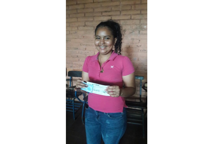 Entregan Bono de Bachillerato en Chinandega