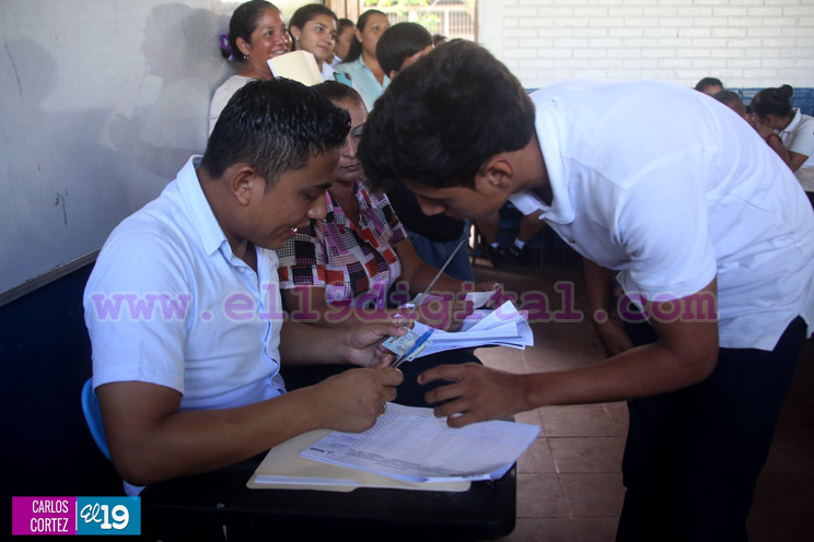 Bachilleres de Managua reciben bono de promoción