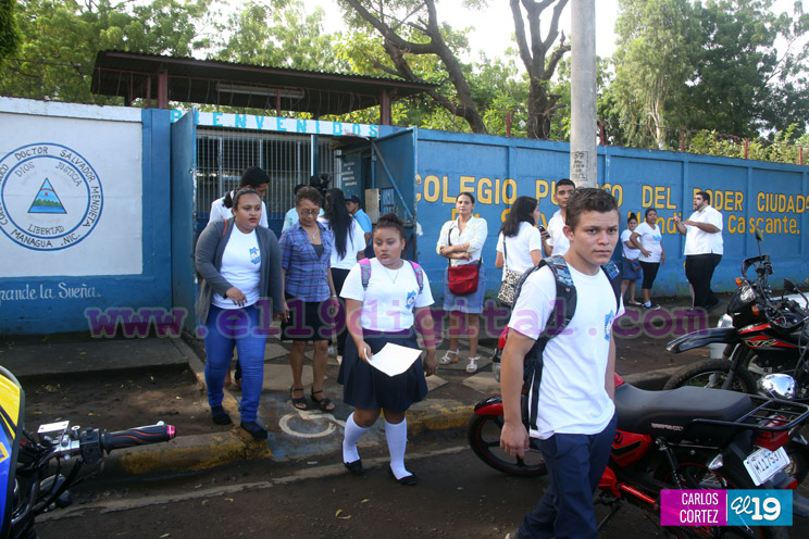Bachilleres de Managua reciben bono de promoción