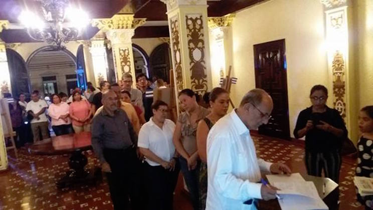 Leoneses rinden homenaje a Fidel