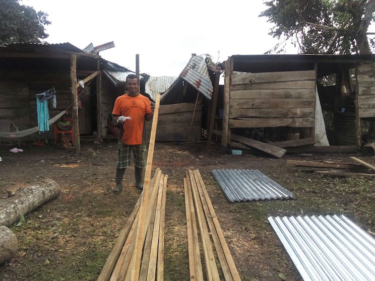 Entrega de Plan Techo en Cárdenas a familias afectadas por el Huracán Otto