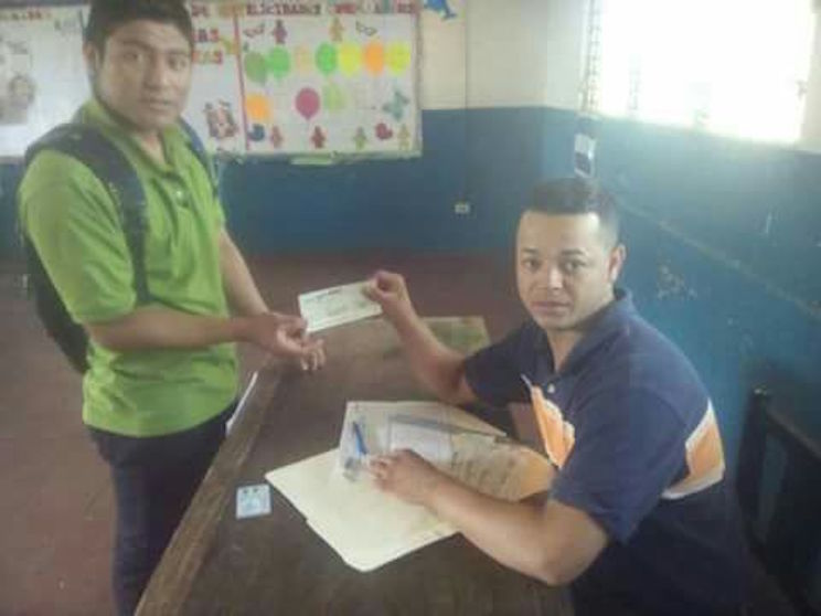 Bachilleres de Carazo reciben Bono Complementario de Promoción