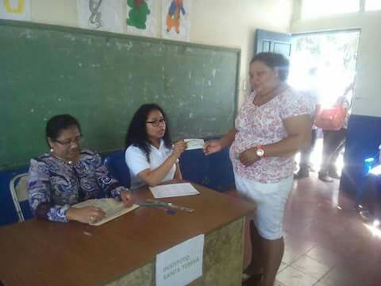 Bachilleres de Carazo reciben Bono Complementario de Promoción
