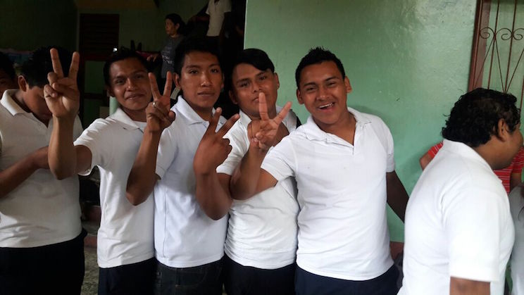 Gobierno Sandinista entrega bonos de promoción a Bachilleres de Masaya