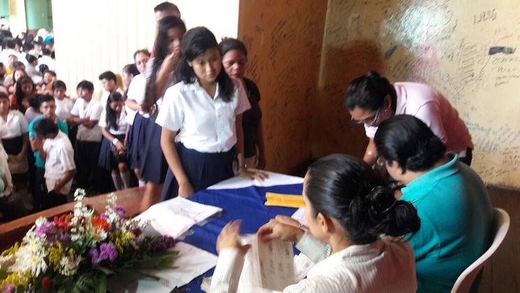 Gobierno Sandinista entrega bonos de promoción a Bachilleres de Masaya