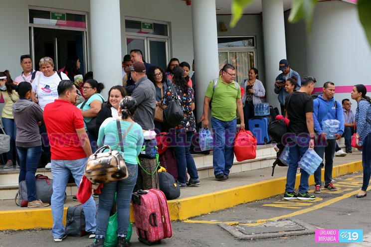 Contingente de médicos parte hacia zona canalera para acercar programa de salud integral al pueblo   