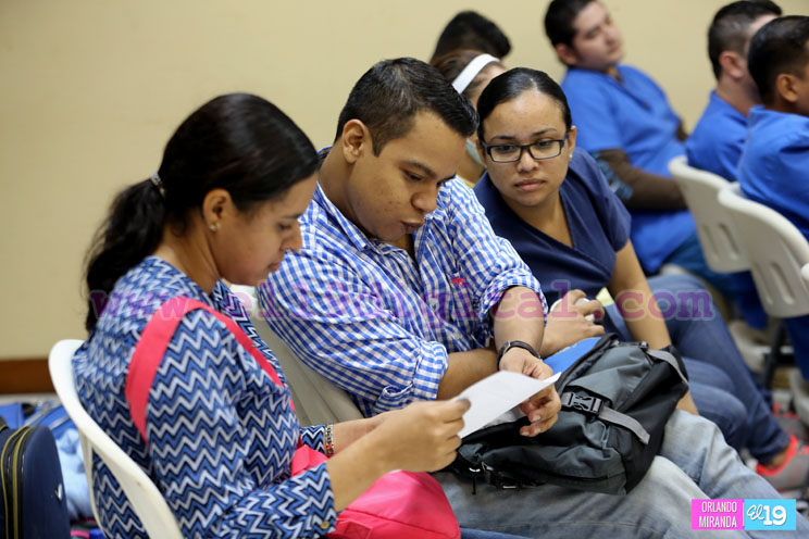 Contingente de médicos parte hacia zona canalera para acercar programa de salud integral al pueblo   