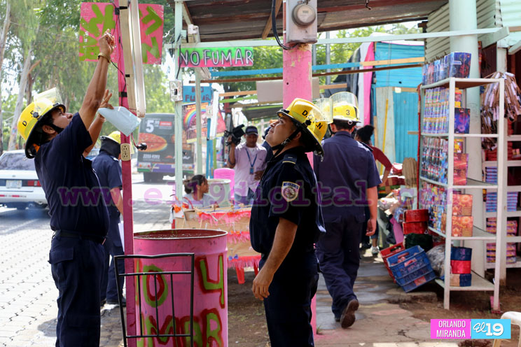 Bomberos continúan inspeccionando puestos de pólvora