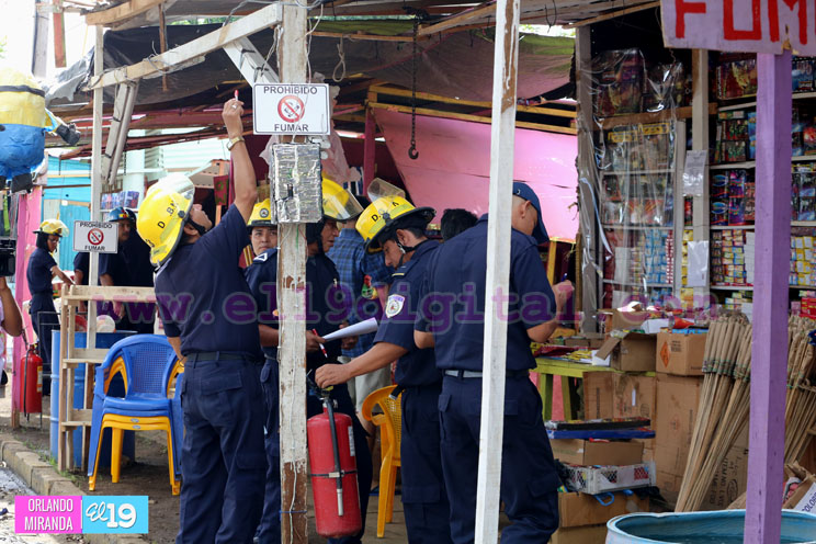 Bomberos continúan inspeccionando puestos de pólvora