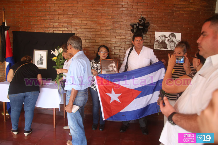 Halleslevens: A Fidel los revolucionarios lo tenemos alumbrándonos todavía, dándonos luz
