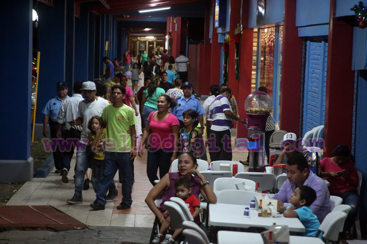 Centro Comercial Managua continúa celebrando Noches de Compras