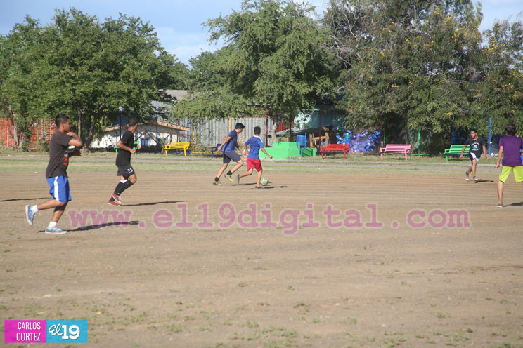 Familias de Acahualinca y Santa Ana estrenan nuevos espacios deportivos