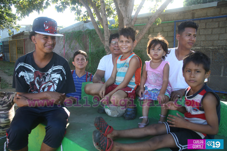 Familias de Acahualinca y Santa Ana estrenan nuevos espacios deportivos